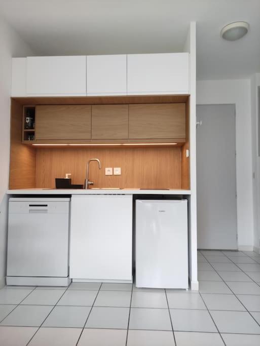 Apartamento La Provencale Saint-Saturnin-lès-Avignon Exterior foto