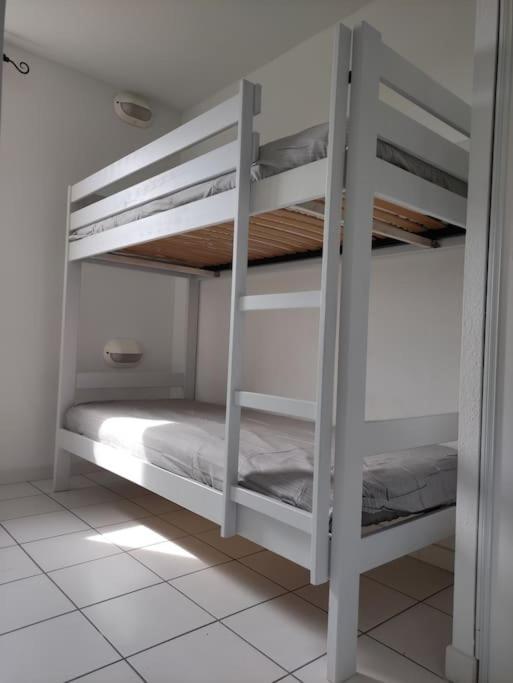 Apartamento La Provencale Saint-Saturnin-lès-Avignon Exterior foto