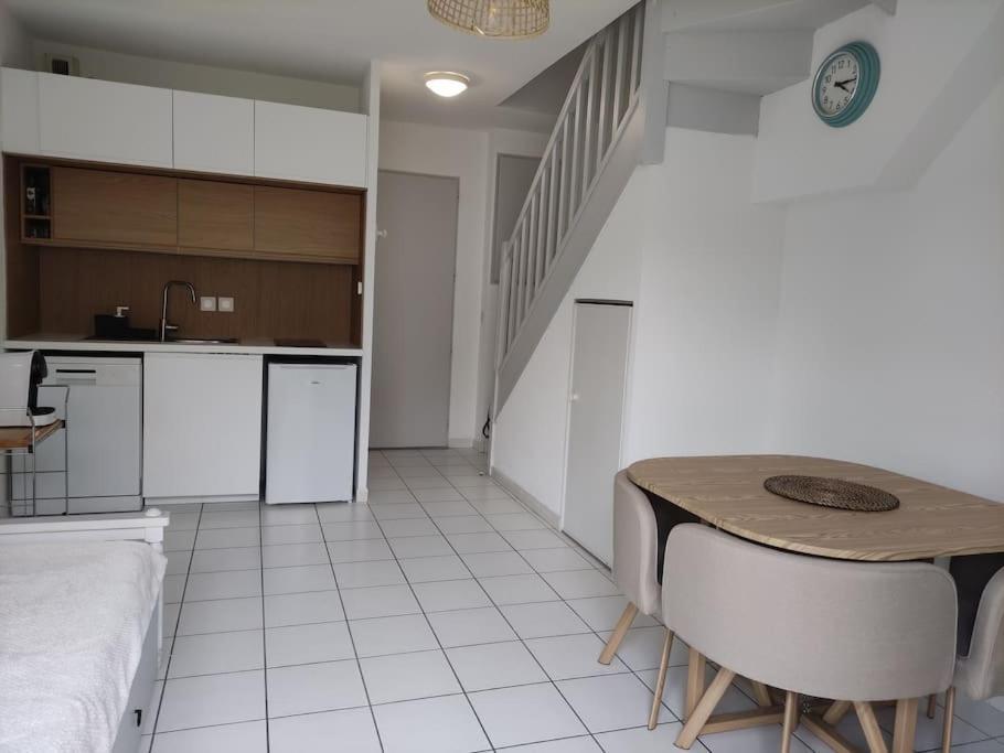Apartamento La Provencale Saint-Saturnin-lès-Avignon Exterior foto