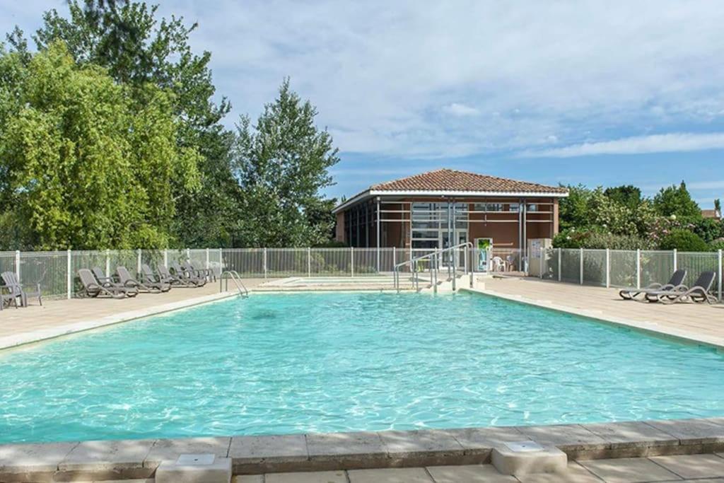 Apartamento La Provencale Saint-Saturnin-lès-Avignon Exterior foto