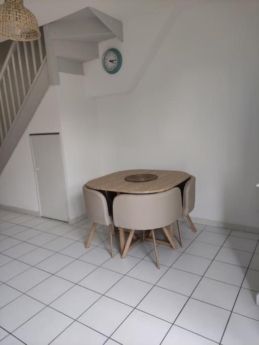 Apartamento La Provencale Saint-Saturnin-lès-Avignon Exterior foto